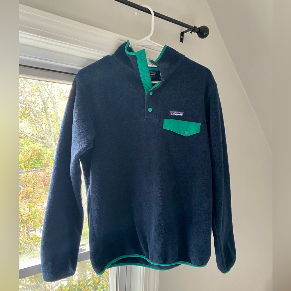 Women’s Patagonia Synchilla fleece pullover for sale!